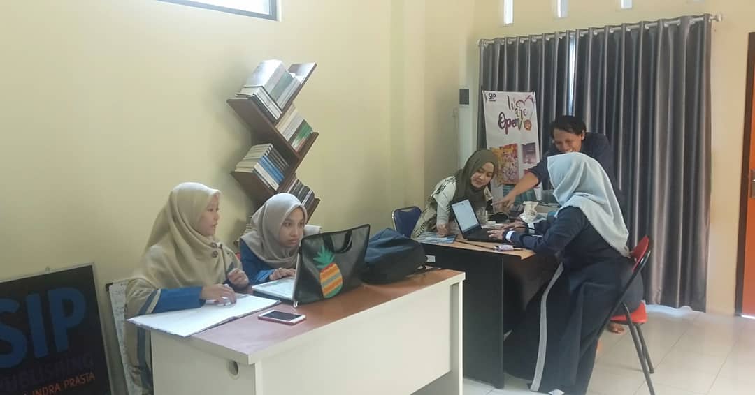 mahasiswa magang universitas muhammadiyah purwokerto di SIP publishing