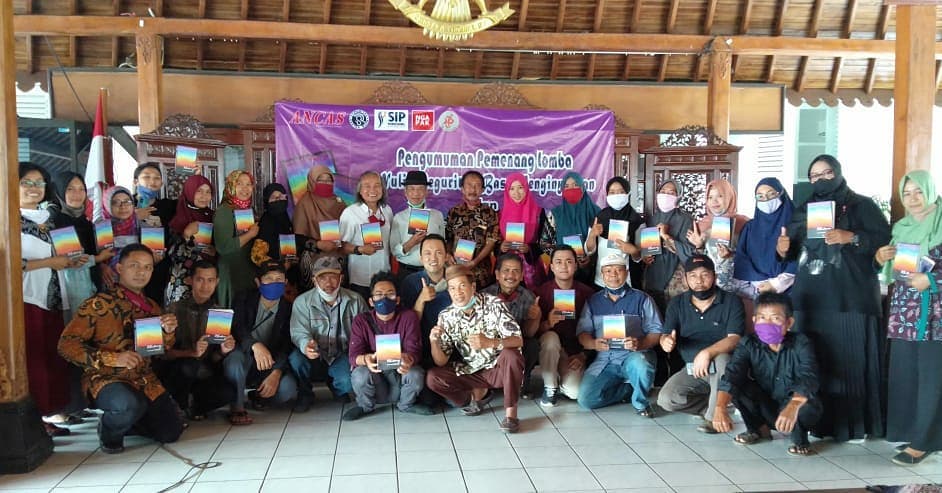 pengumuman pemenang lomba nulis geguritan basa penginyongan dan peluncuran buku Kluwung neng Langit Penginyongan karya Brayat Penginyongan