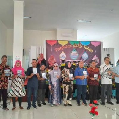 Peluncuran Buku Kumpulan Cerita Pengasong Kota Tegal Dihadiri Yessy Gusman