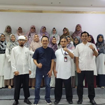 Sharing Proses Penulisan dan Penerbitan Buku Bersama Para Guru Sekolah Al Azhar Cilacap