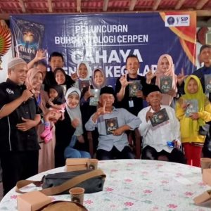 Peluncuran Buku Kumpulan Cerpen “Cahaya di Tengah Kegelapan”