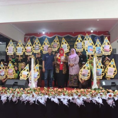 19 Buku Diluncurkan di SMP Negeri 4 Kedungbanteng Banyumas