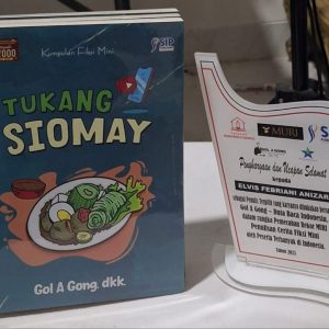 Berkesempatan Satu Buku Dengan Gol A Gong di Kumpulan Fiksi Mini